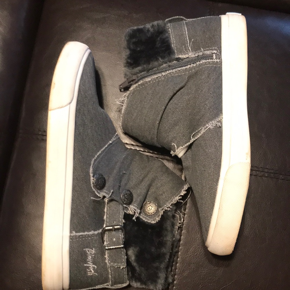 Cute, cute, cute size 8 women blowfish grey canvas and fur high top sneakers.